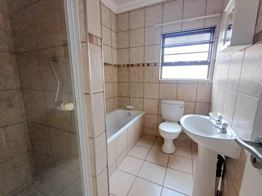 2 Bedroom Property for Sale in Pellissier Free State